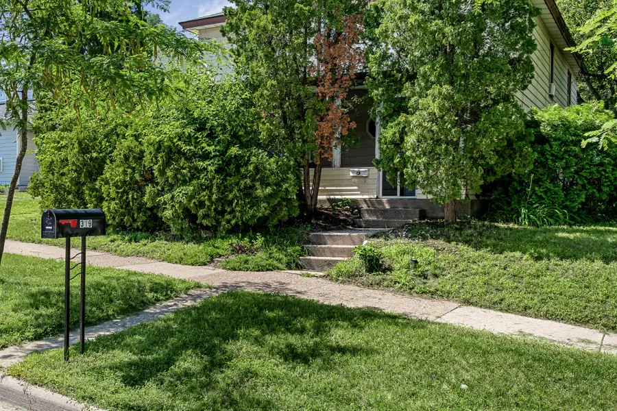319 Locust St, Onalaska, WI 54650 - #2