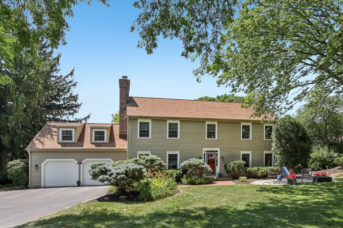 2915 Willaura Ct, Brookfield, WI 53005 - #1