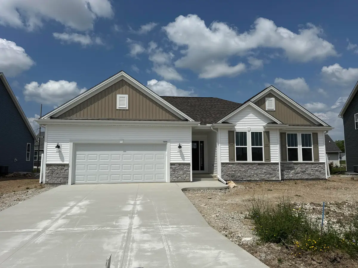 3708 Bishops Cap Dr, Caledonia, WI 53126 - #1