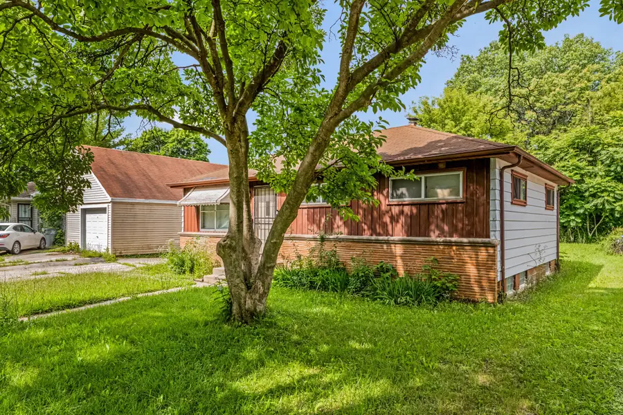 5717 N 62nd St, Milwaukee, WI 53218 - #2