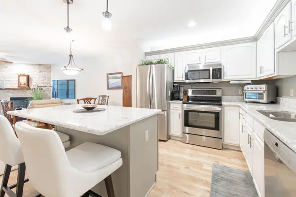 N16W26553 Conservancy Dr, Pewaukee, WI 53072