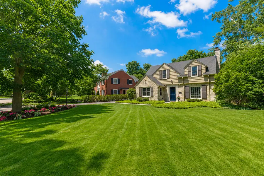 6931 N Belmont Ln, Fox Point, WI 53217 - #2