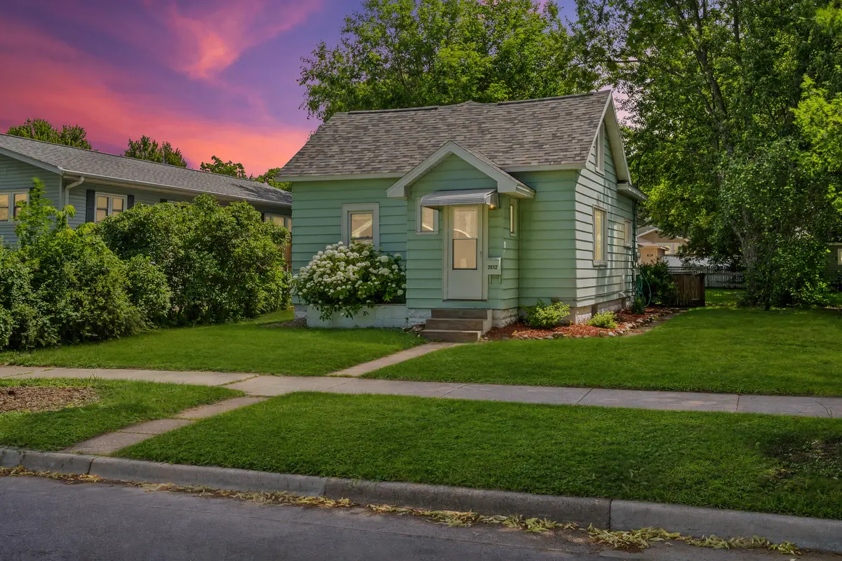 2012 Charles St, La Crosse, WI 54603 - #1