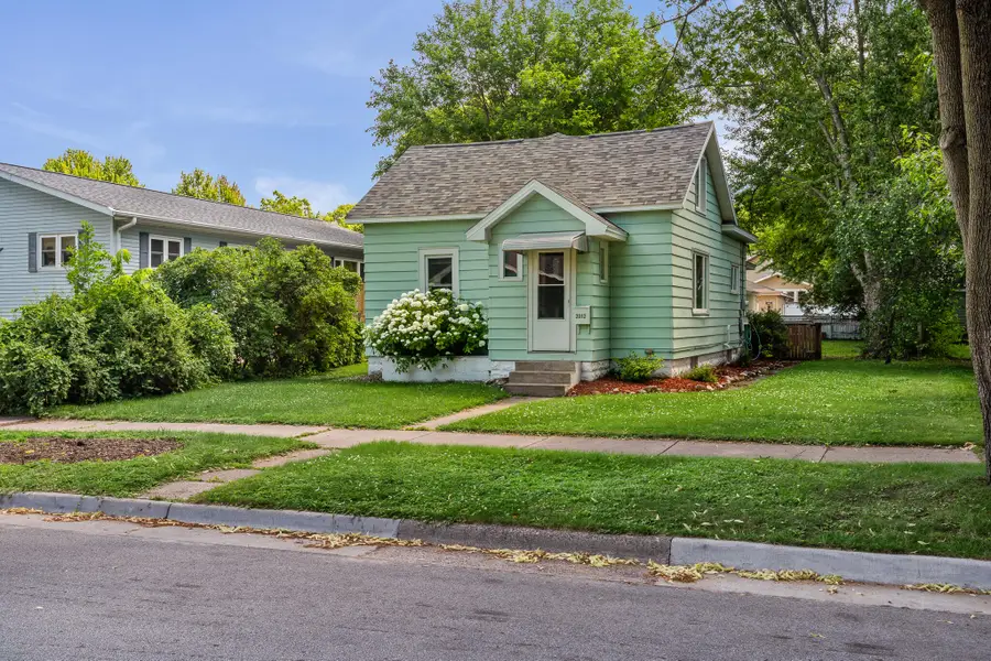 2012 Charles St, La Crosse, WI 54603 - #2