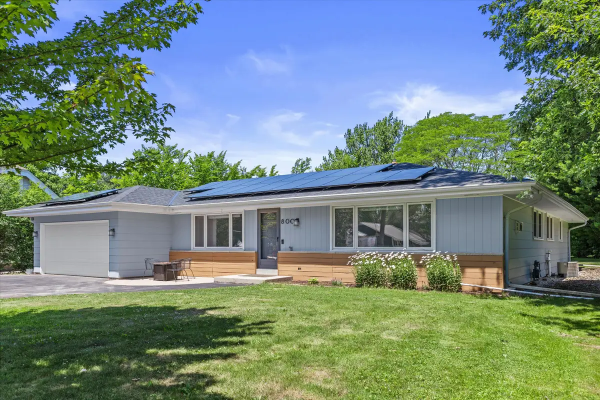 800 E Dean Rd, Fox Point, WI 53217 - #1