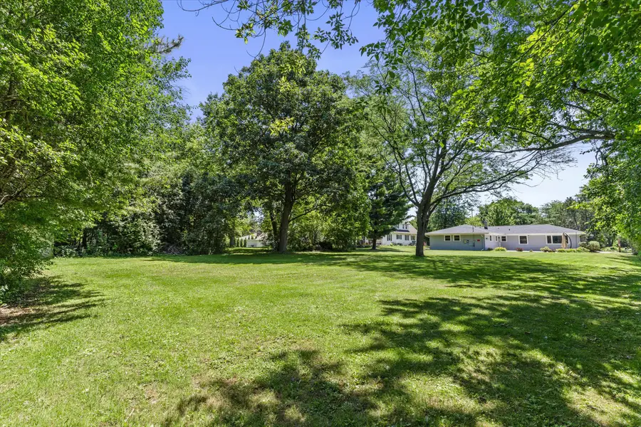 800 E Dean Rd, Fox Point, WI 53217 - #2