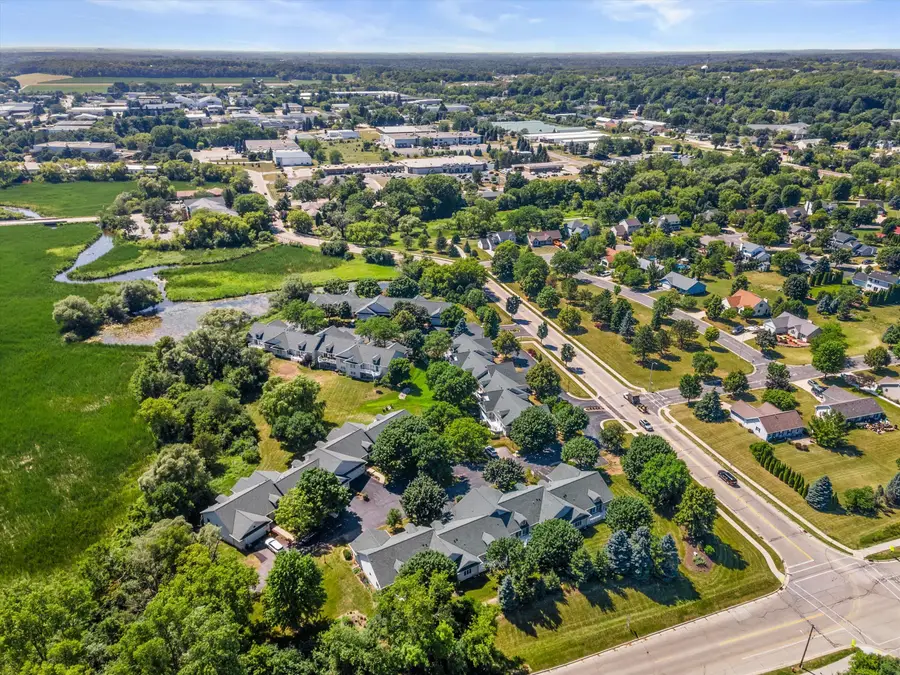 293 Cardinal Ln, Hartland, WI 53029 - #3