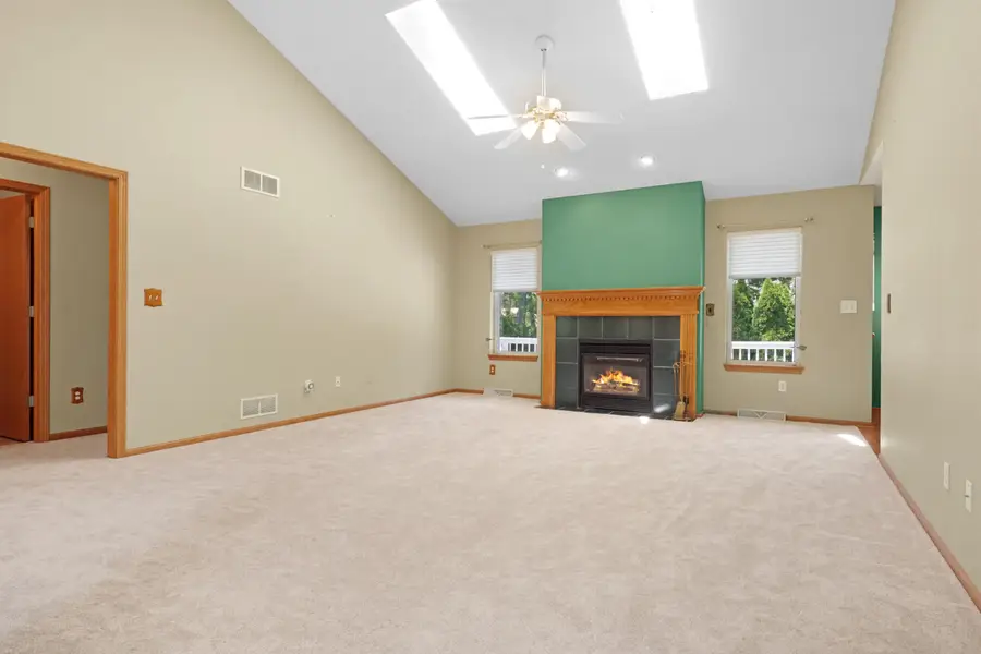 N108W15384 Bel Aire Ln, Germantown, WI 53022 - #3