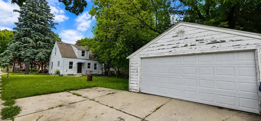 4902 N 19th St, Milwaukee, WI 53209 - #3