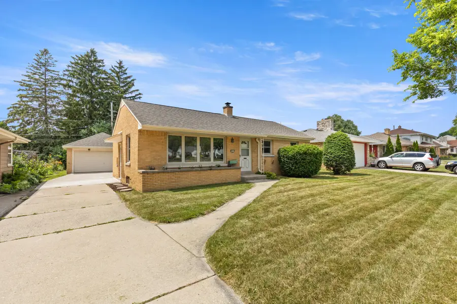 2831 S 76th St, West Allis, WI 53219 - #2