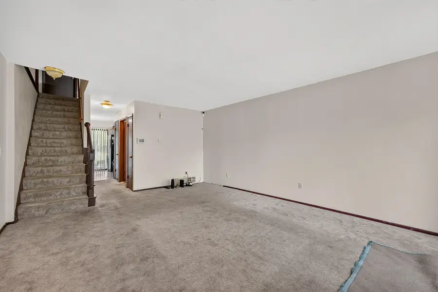 6218 W Port Ave, Milwaukee, WI 53223 - #2