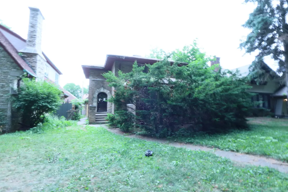 2770 N Grant Blvd, Milwaukee, WI 53210 - #1