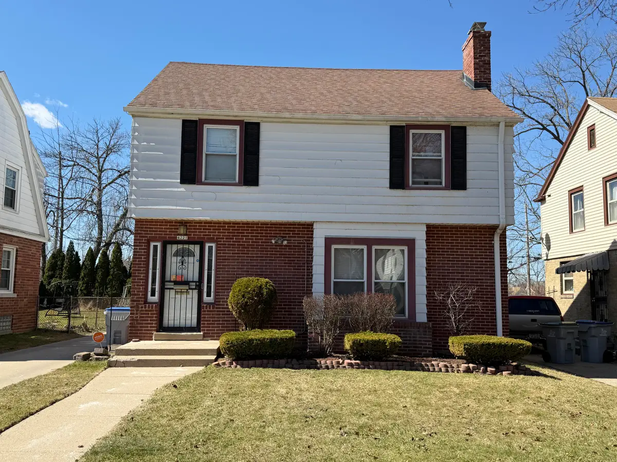 4221 N 19th Pl, Milwaukee, WI 53209 - #1