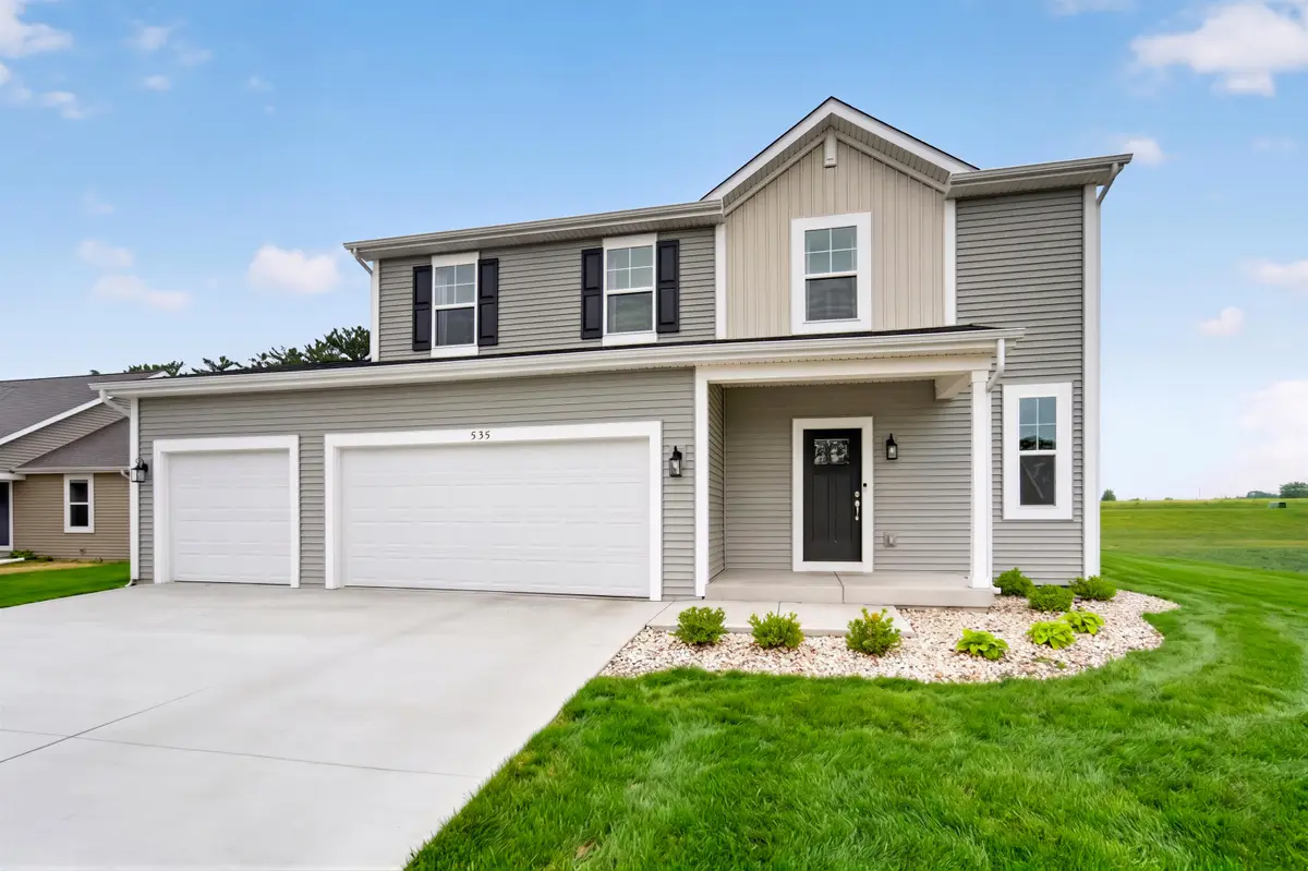 535 Arbor Ridge Dr, Delavan, WI 53115 - #1
