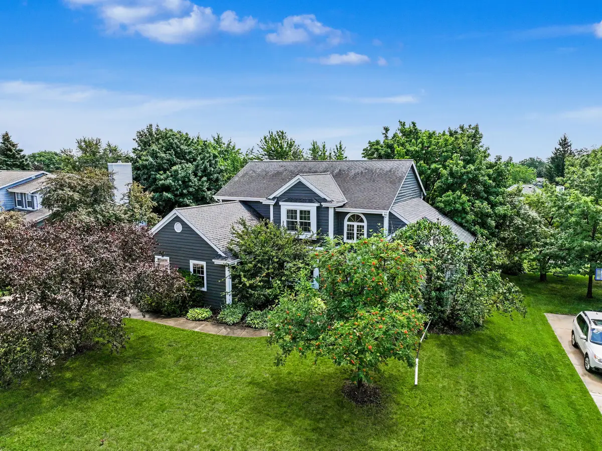 N51W16945 Fair Oak Pkwy, Menomonee Falls, WI 53051 - #1