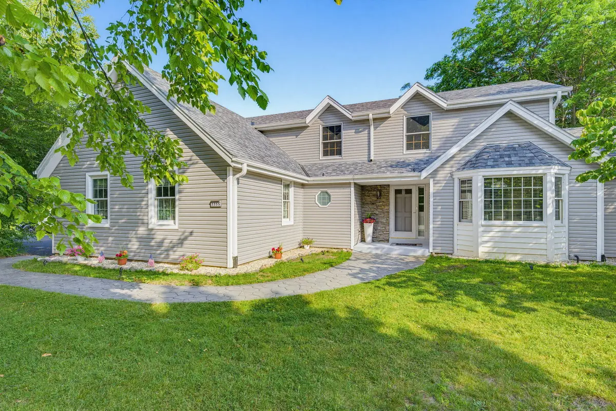 3355 E Normandy Dr, Oak Creek, WI 53154 - #1