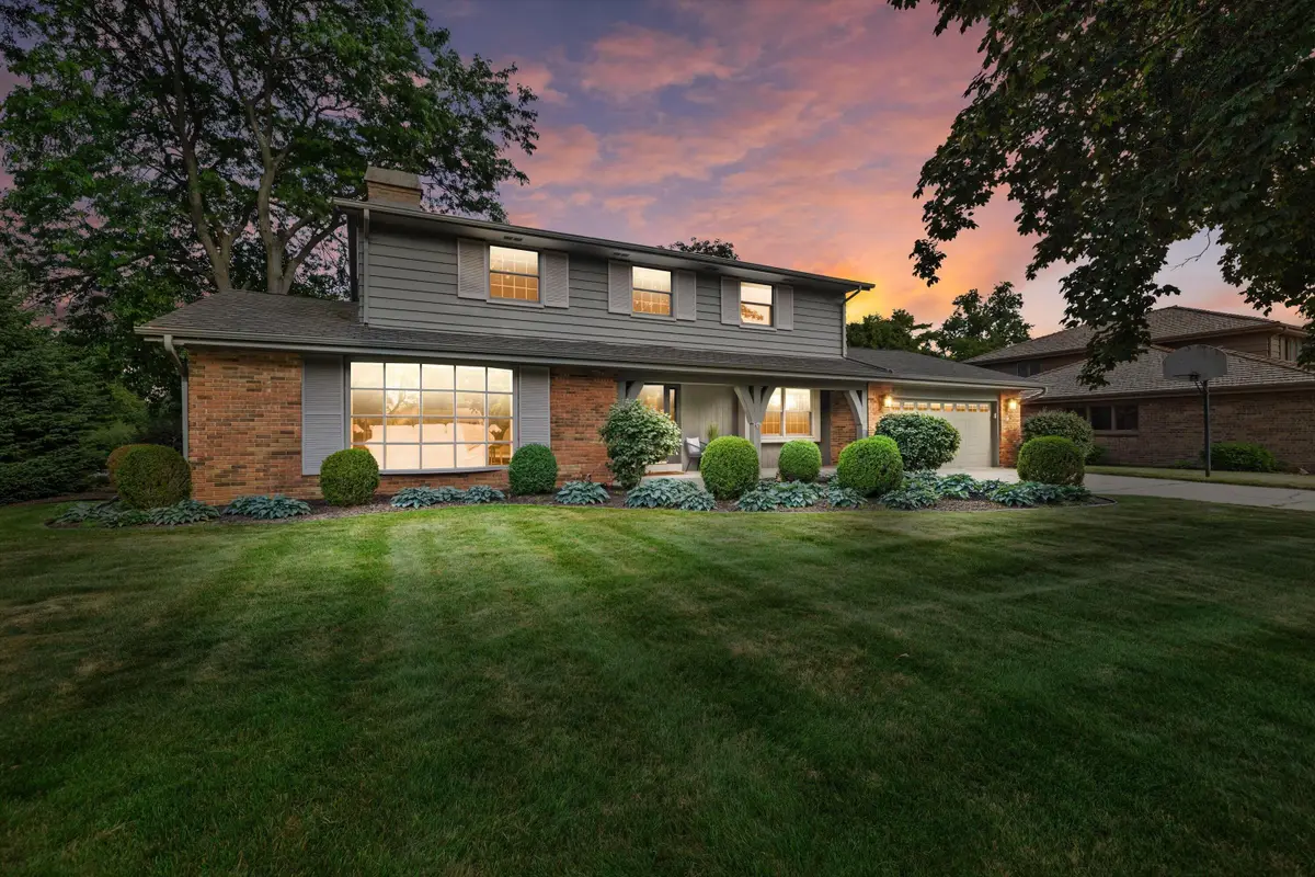 1 Shorewood Ct, Wind Point, WI 53402 - #1