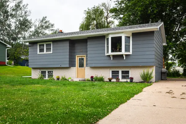 1606 Cliffview Dr, Holmen, WI 54636