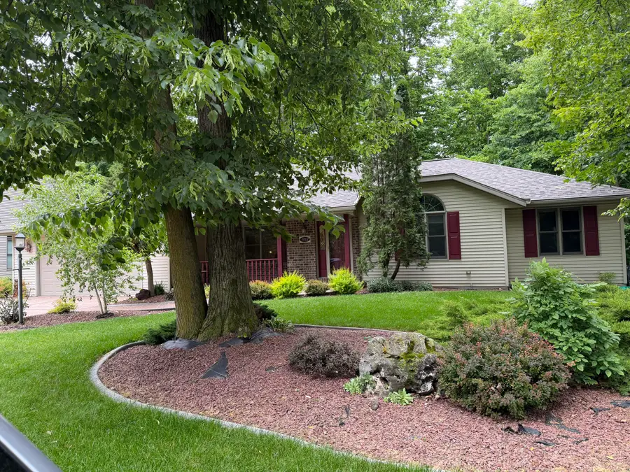 1912 Mapletree Rd, Howards Grove, WI 53083 - #3