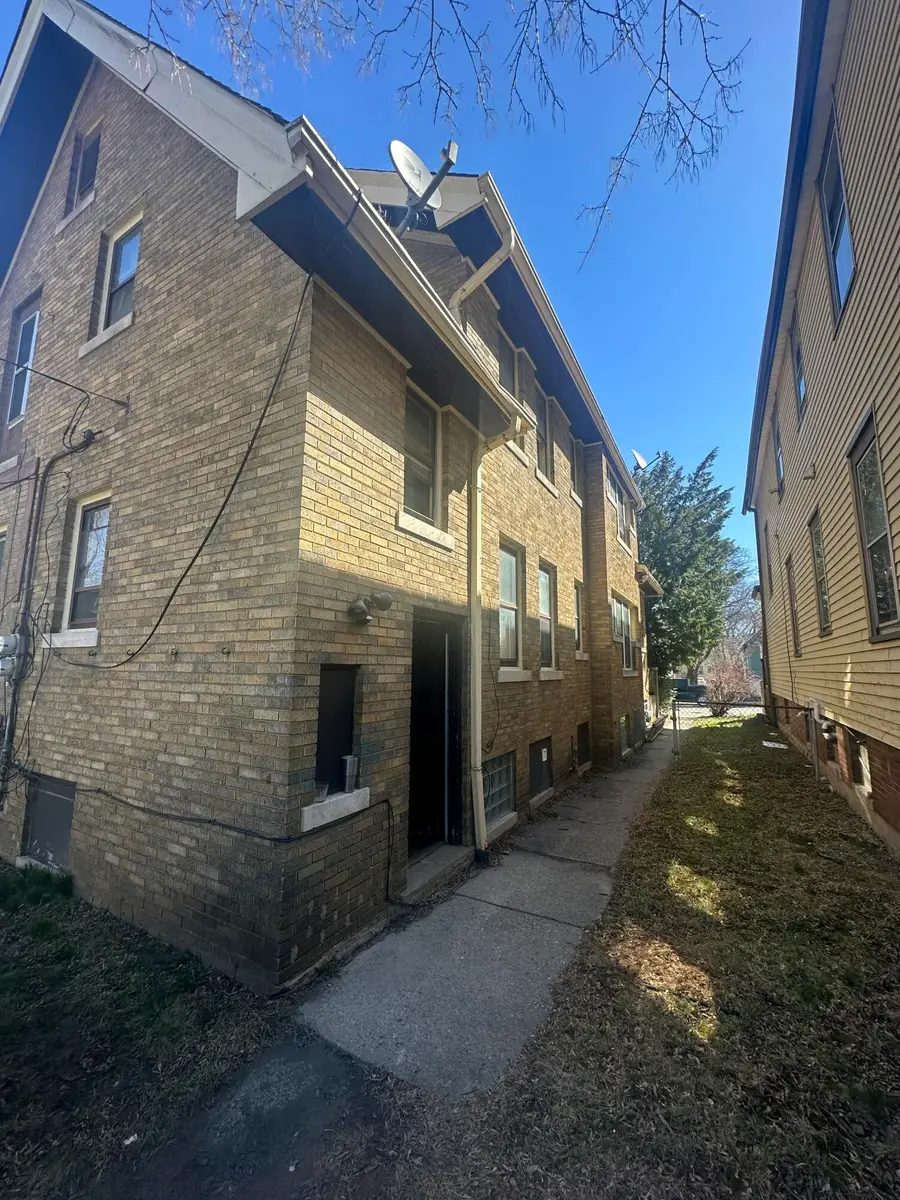 3717 N Port Washington Ave, Milwaukee, WI 53212 - #2