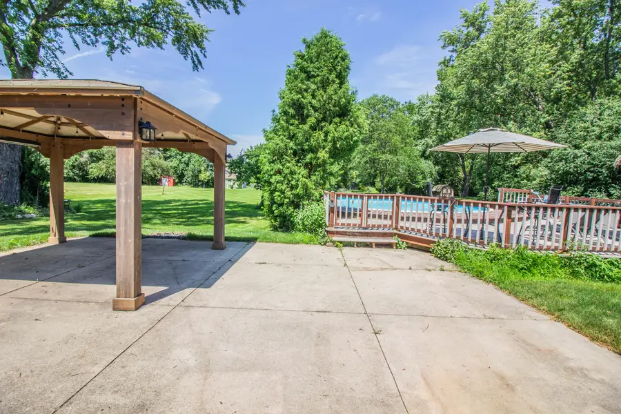N80W16102 Rainbow Dr, Menomonee Falls, WI 53051 - #2