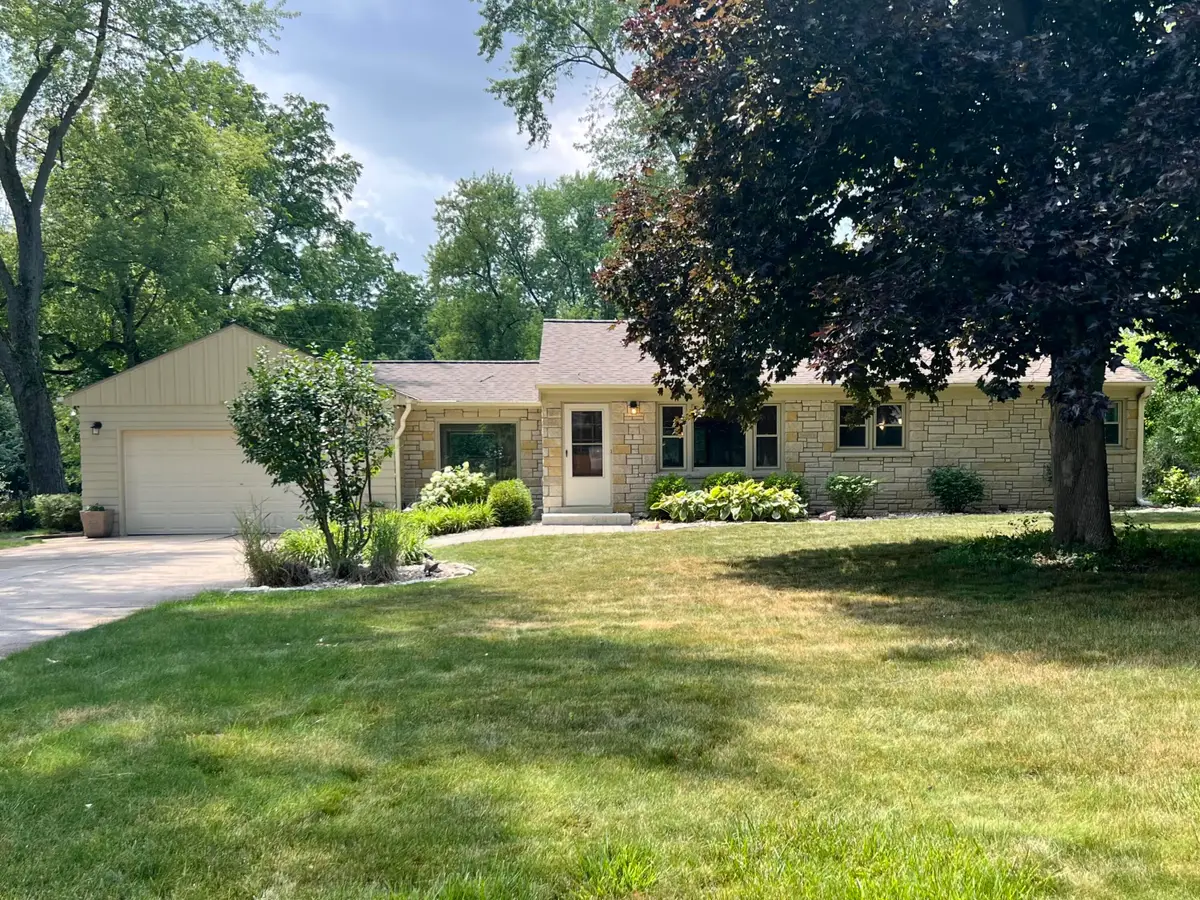 2625 El Rancho Dr, Brookfield, WI 53005 - #1
