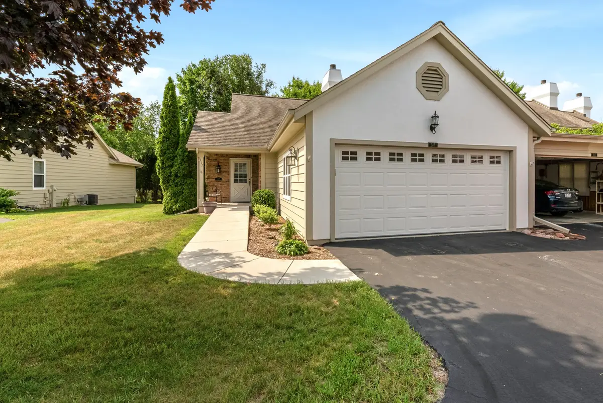 317 E Antoine Dr, Port Washington, WI 53074 - #1