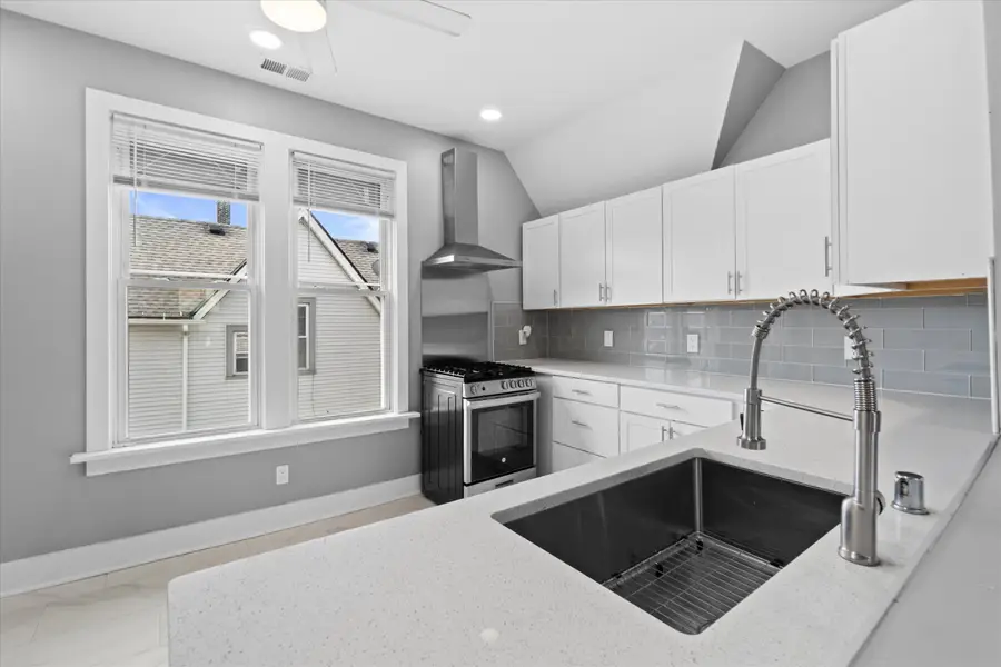 1116 N 13th St, Milwaukee, WI 53233 - #3