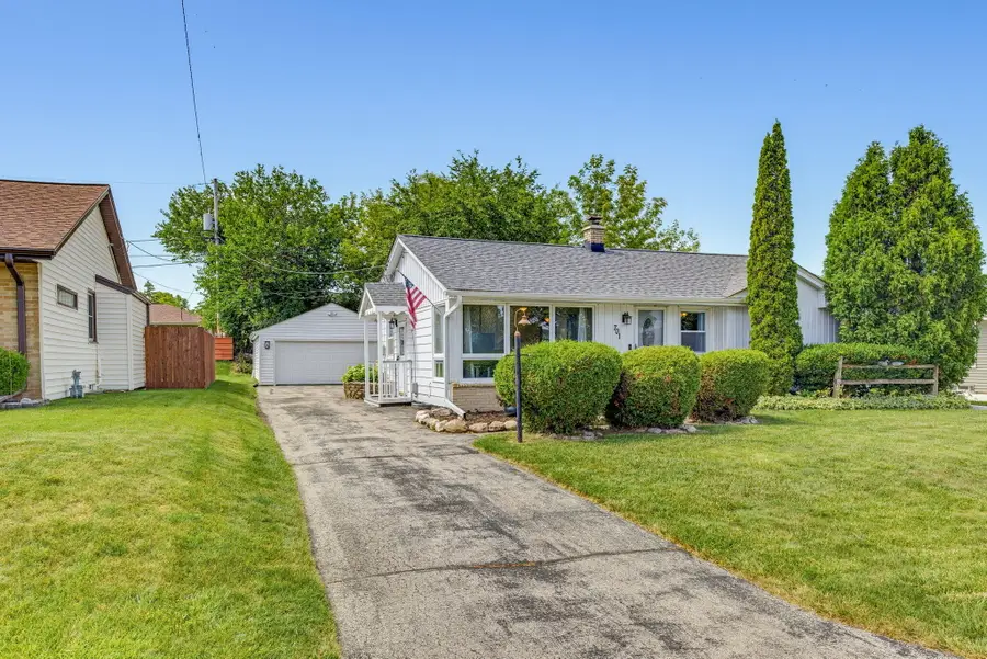 701 Williams Ave, South Milwaukee, WI 53172 - #2
