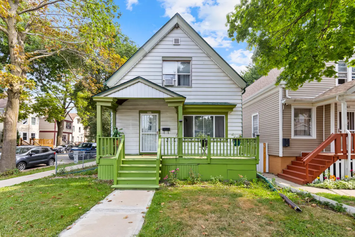 2803 W Burnham St, Milwaukee, WI 53215 - #1