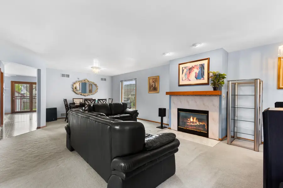1721 N 21st St, Milwaukee, WI 53205 - #2