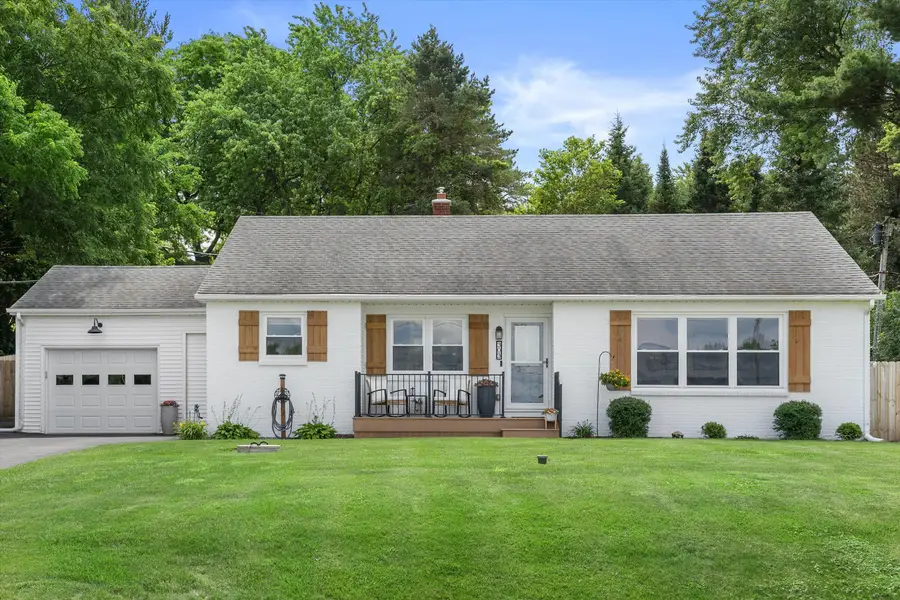 303 E State Rd, North Prairie, WI 53153 - #2