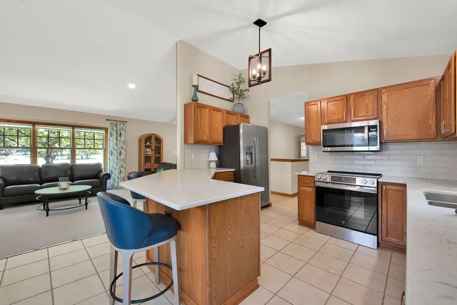 8381 S 15th Ave, Oak Creek, WI 53154 - #3