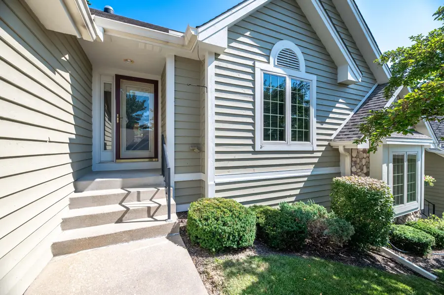 208 Endfield Cir, Waukesha, WI 53186 - #2