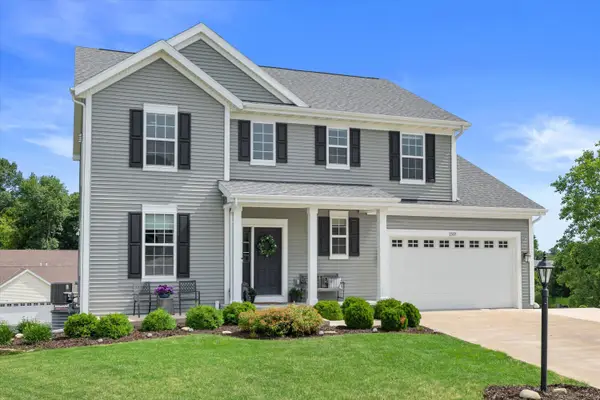 2501 Marie Cir, Waukesha, WI 53189