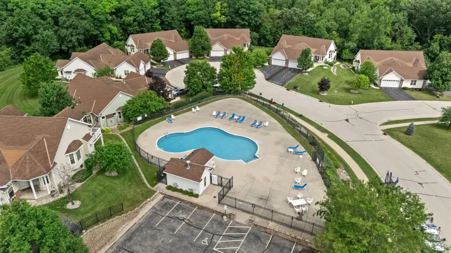 2501 Marie Cir, Waukesha, WI 53189 - #2