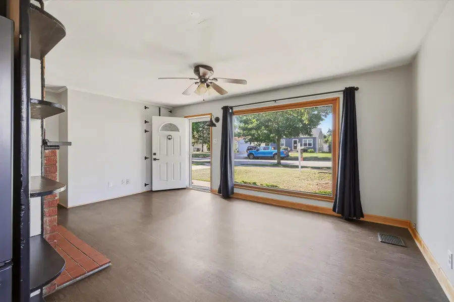 6622 W Bennett Ave, Milwaukee, WI 53219 - #3