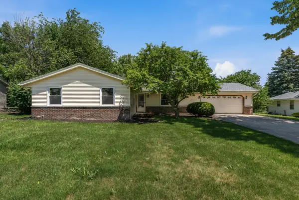 N101W15864 Santa Fe Dr, Germantown, WI 53022