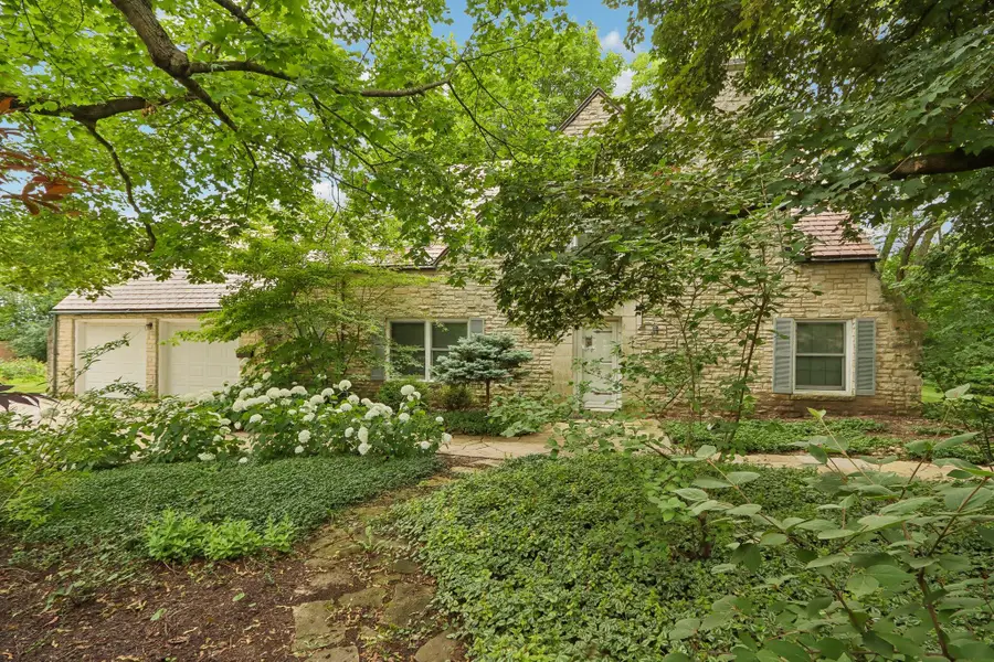 S24W23112 Lookout Dr, Waukesha, WI 53186 - #2