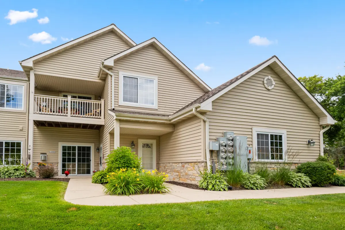 21890 N Weather Edge Cir, Lannon, WI 53046 - #1