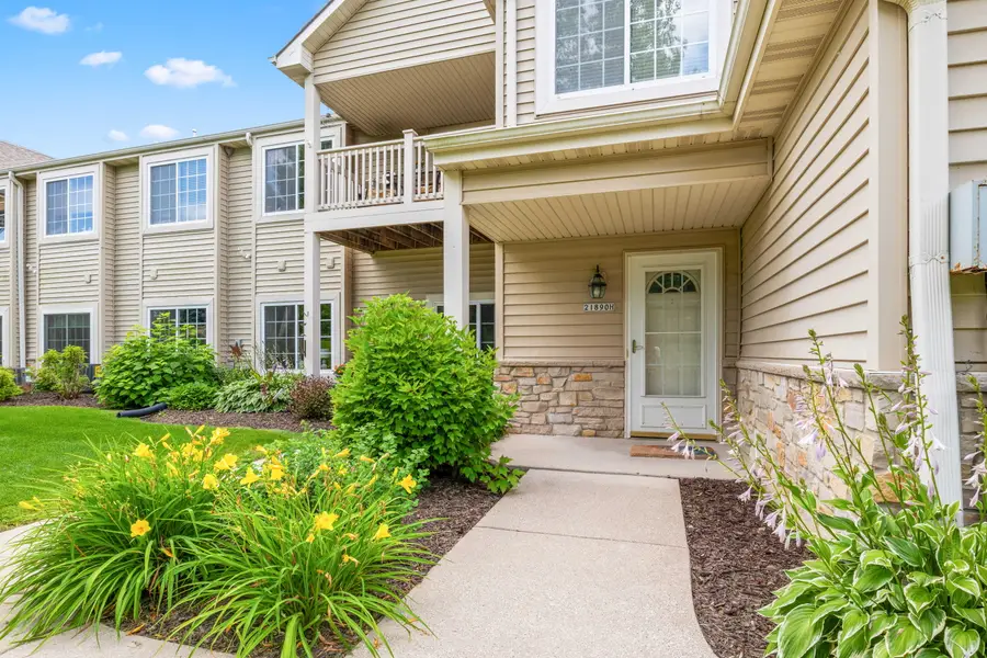 21890 N Weather Edge Cir, Lannon, WI 53046 - #2