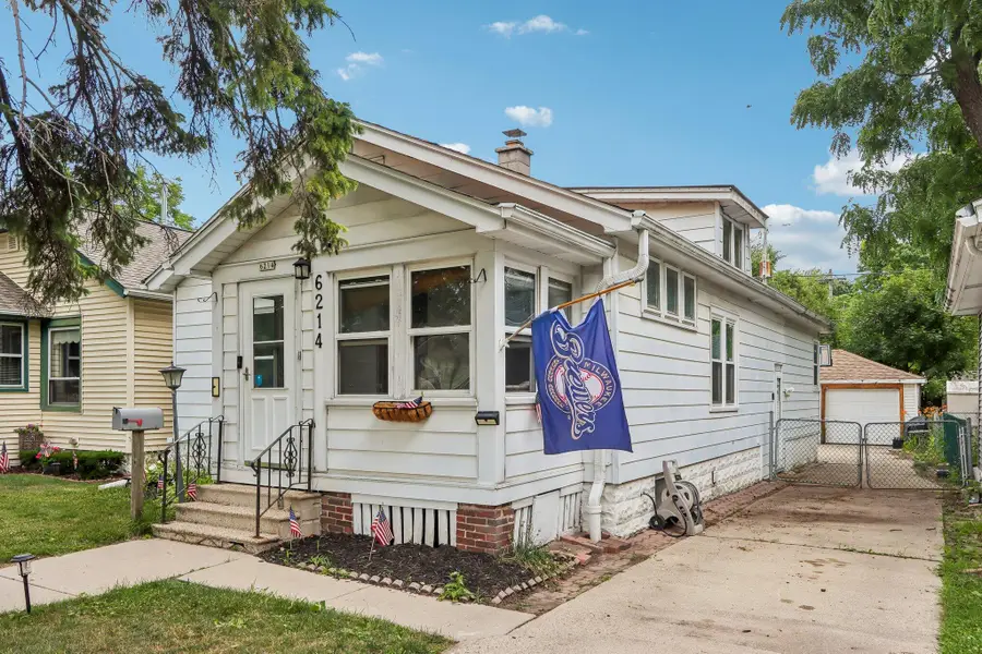 6214 W Stevenson St, Milwaukee, WI 53213 - #2