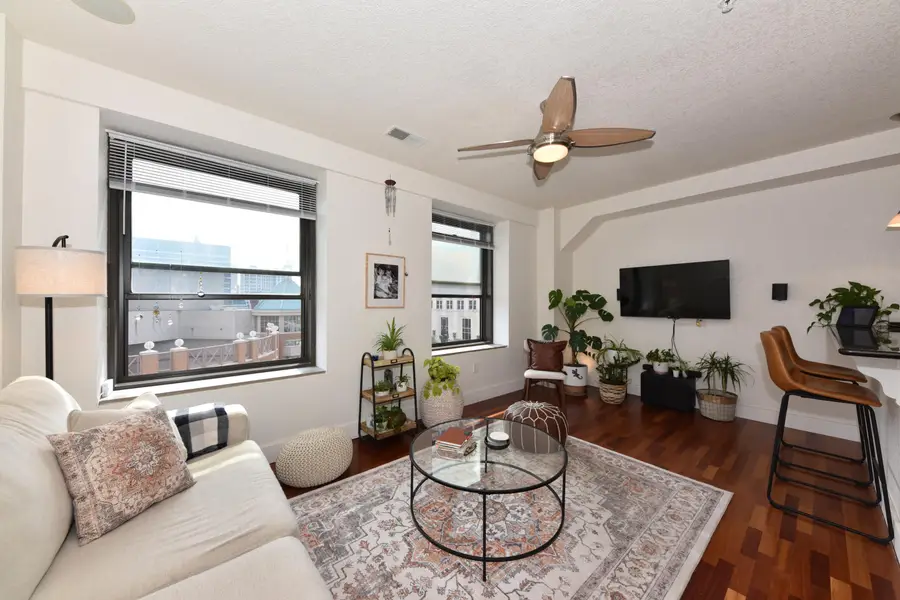606 W Wisconsin Ave, Milwaukee, WI 53203 - #3