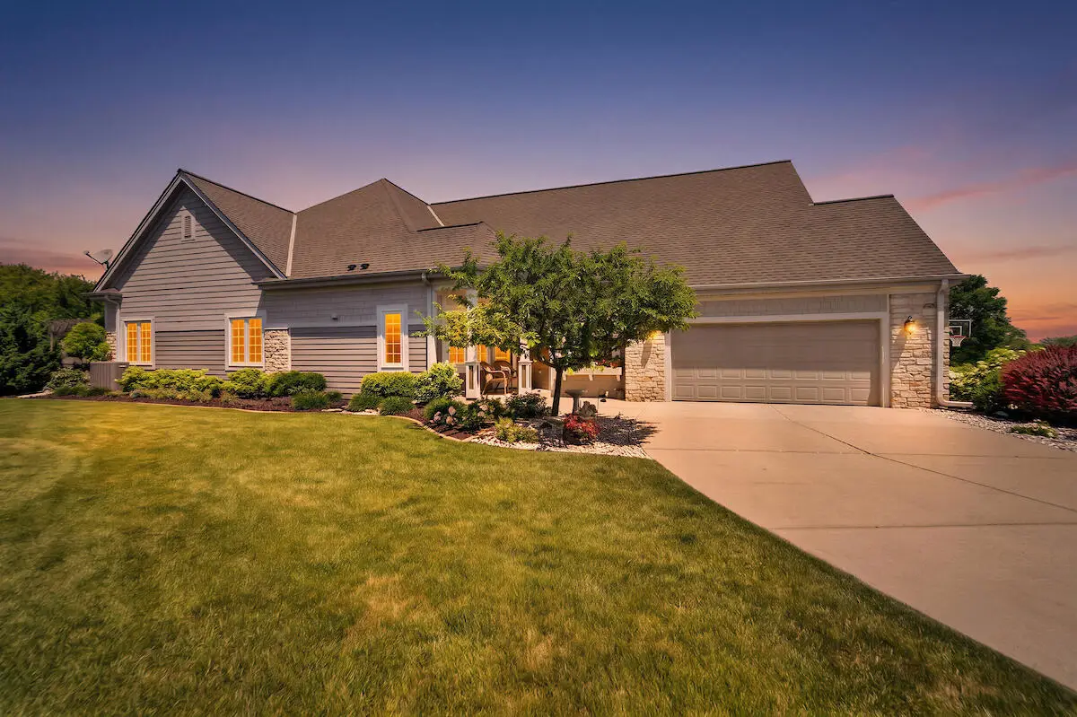 W162N5533 Westwind Dr, Menomonee Falls, WI 53051 - #1