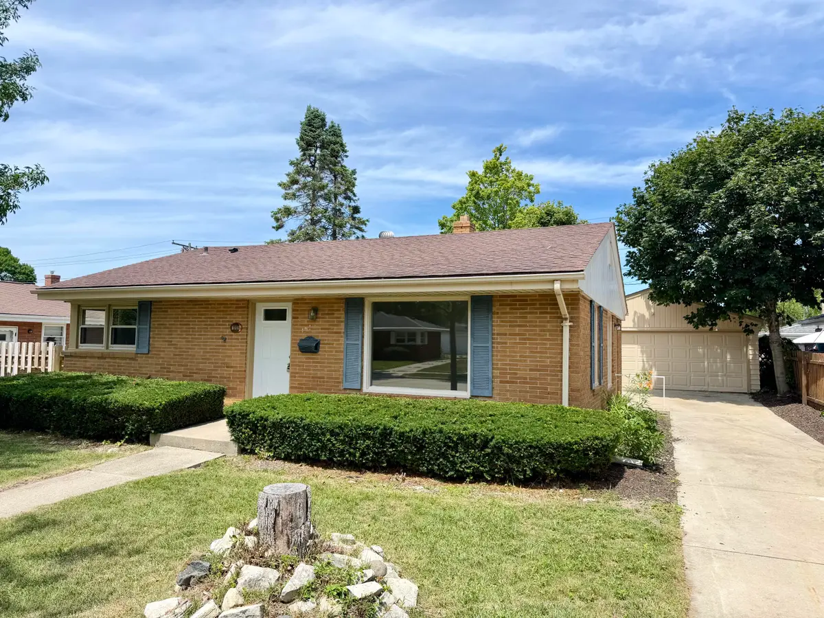 1010 Shorecrest Dr, Racine, WI 53402 - #1