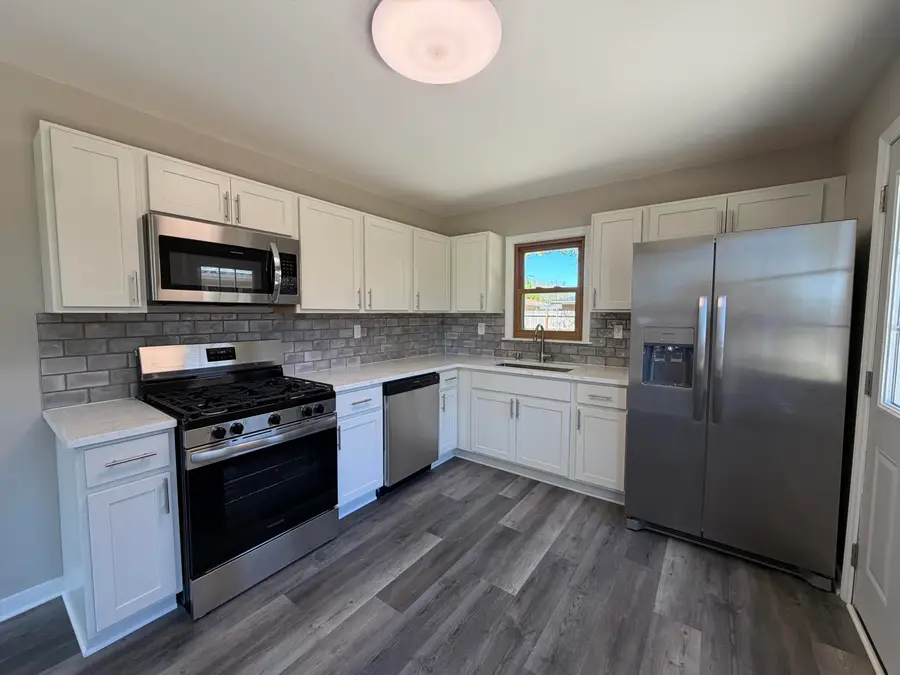 1010 Shorecrest Dr, Racine, WI 53402 - #3