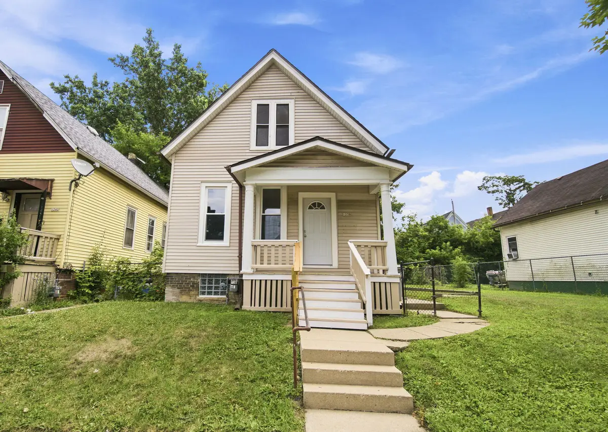 1238 N 26th St, Milwaukee, WI 53205 - #1