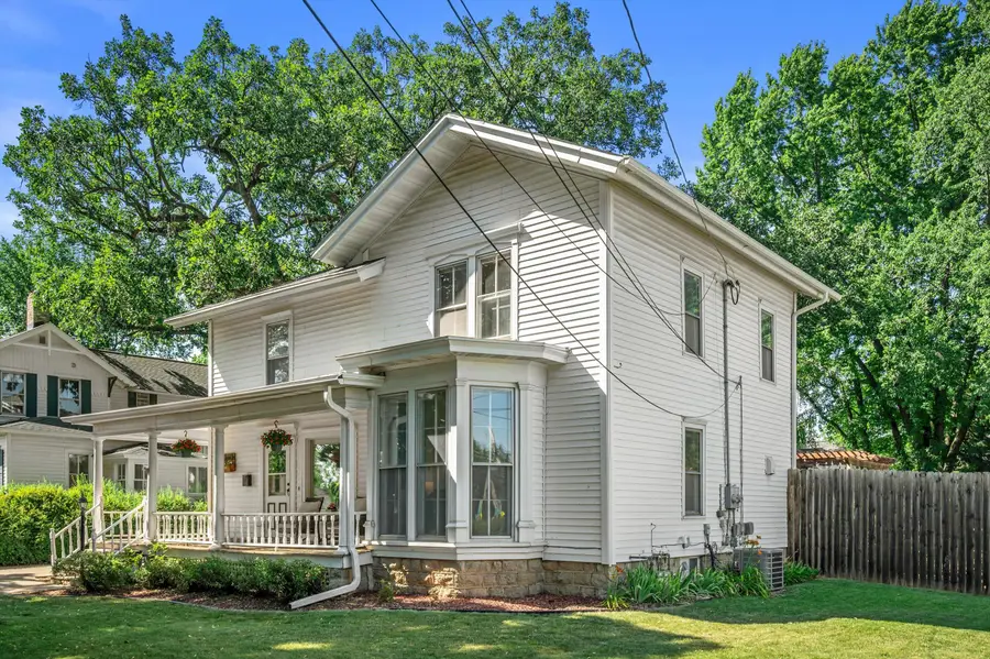 319 E Lake St, Lake Mills, WI 53551 - #2