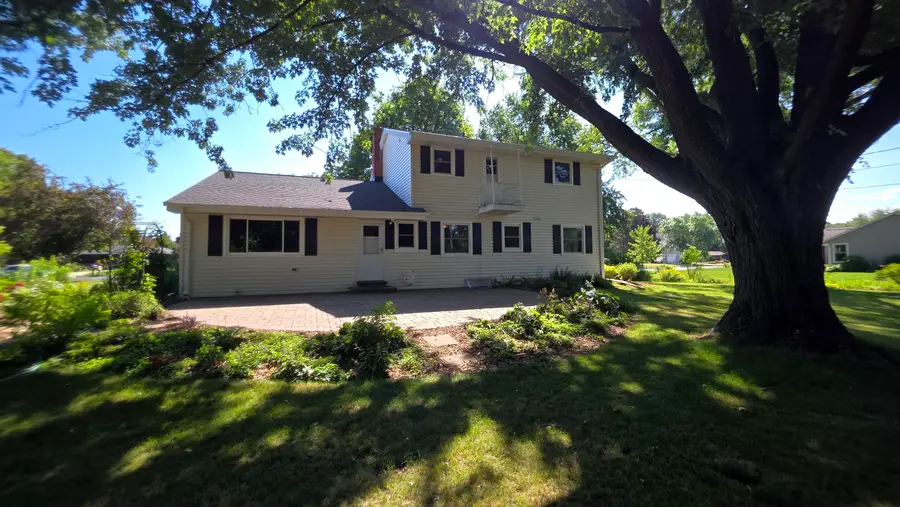 W174N7507 Joanne Dr, Menomonee Falls, WI 53051 - #2