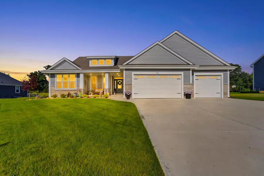 801 Brockway Dr, Mukwonago, WI 53149 - #2